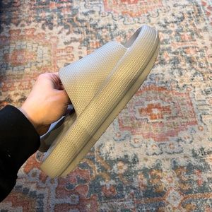 Pillow slides, grey, size 9